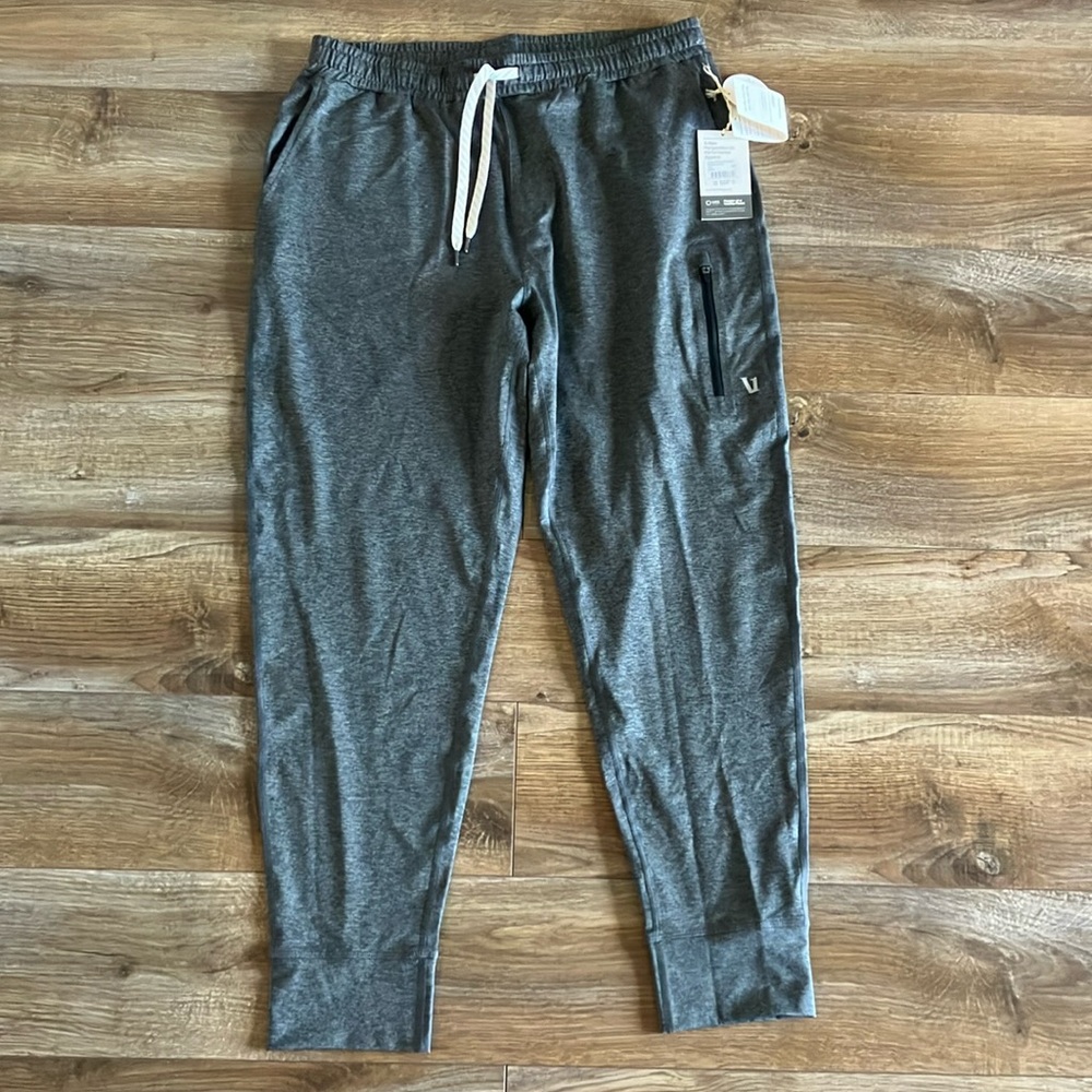 Vuori Sunday performance jogger. Size: large